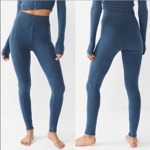 Out from under Sydney leggings NWOT